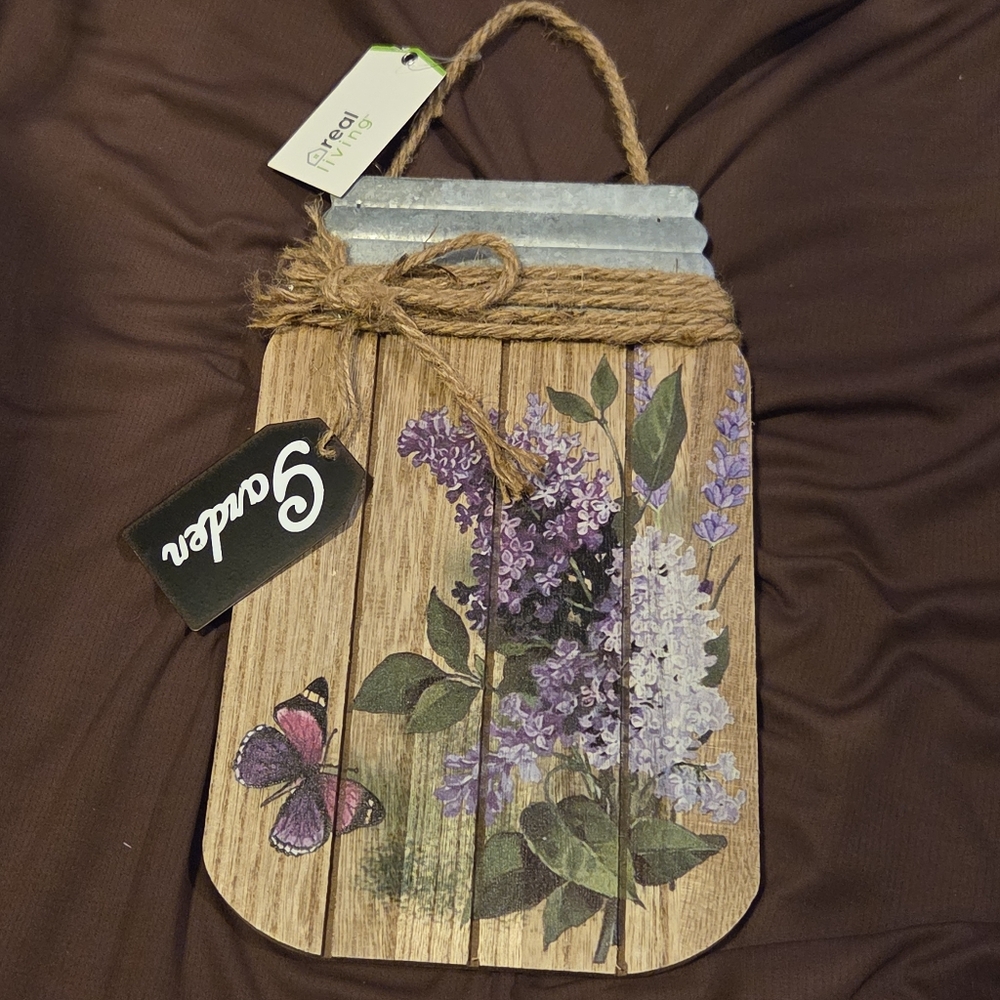 🔴2 For $10 🦋Lilac and Butterfly Wall Decor🦋